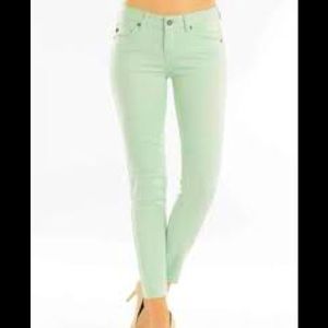 Women’s Express skinny jeans
